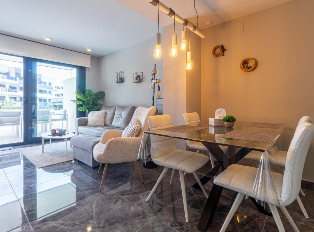 Återförsäljning - Lägenhet - Los Altos - Res. El Amanecer