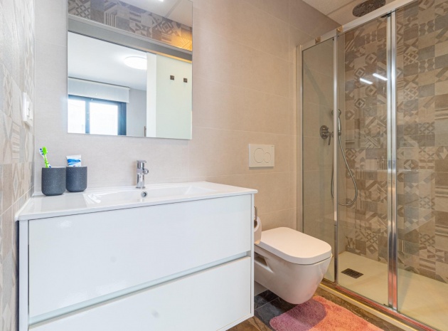 Återförsäljning - Lägenhet - Los Altos - Res. El Amanecer