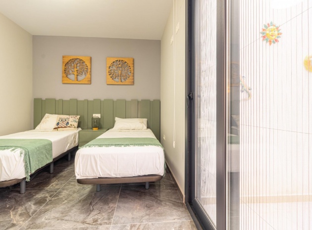 Återförsäljning - Lägenhet - Los Altos - Res. El Amanecer