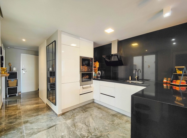 Återförsäljning - Lägenhet - Los Altos - Res. El Amanecer