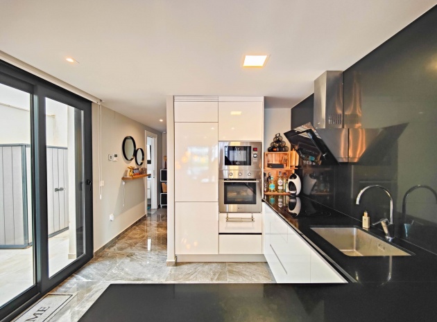 Återförsäljning - Lägenhet - Los Altos - Res. El Amanecer