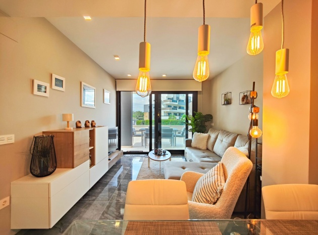 Återförsäljning - Lägenhet - Los Altos - Res. El Amanecer