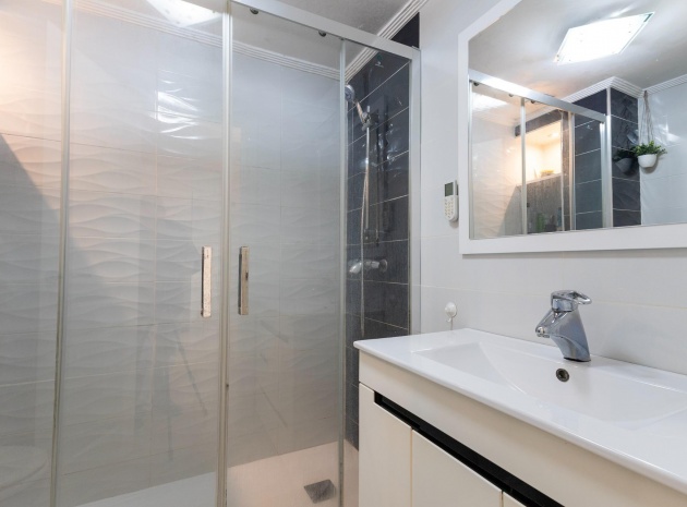 Återförsäljning - Lägenhet - Torrevieja - la veleta