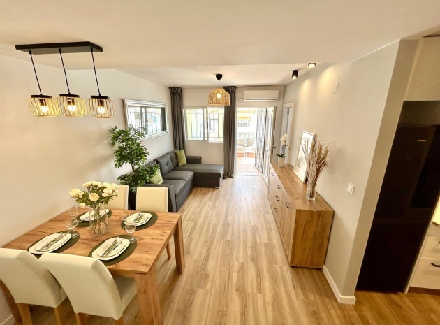 Resale - Villa - Punta Prima - los naranjos