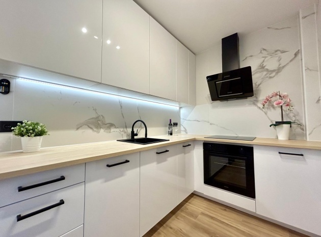 Resale - Villa - Punta Prima - los naranjos