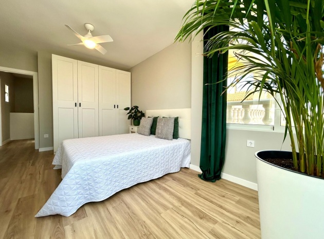 Resale - Villa - Punta Prima - los naranjos