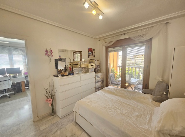 Resale - Apartment - Villamartin