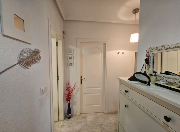 Resale - Apartment - Villamartin