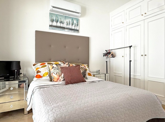 Resale - Villa - Villamartin - rioja