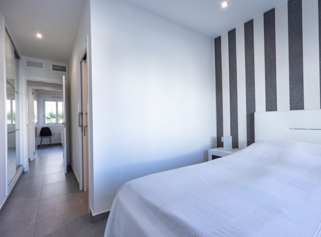 Wiederverkauf - Wohnung - Torrevieja - Aguas Nuevas