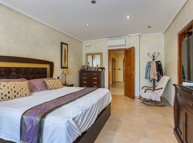 Återförsäljning - Villa - Los Montesinos - La Herrada