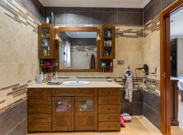 Återförsäljning - Villa - Los Montesinos - La Herrada