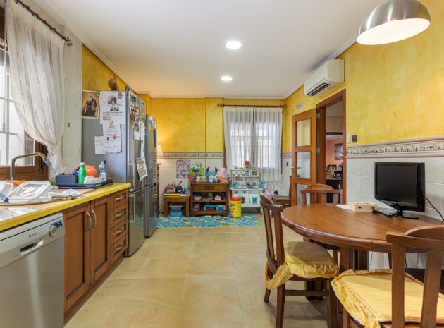 Återförsäljning - Villa - Los Montesinos - La Herrada