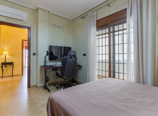 Återförsäljning - Villa - Los Montesinos - La Herrada