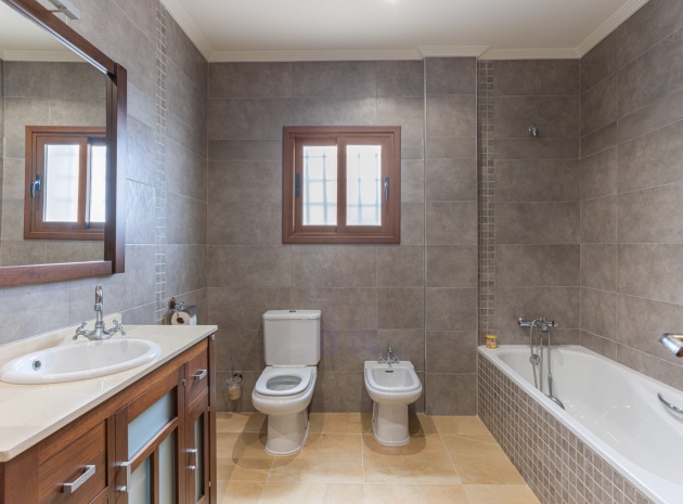 Återförsäljning - Villa - Los Montesinos - La Herrada