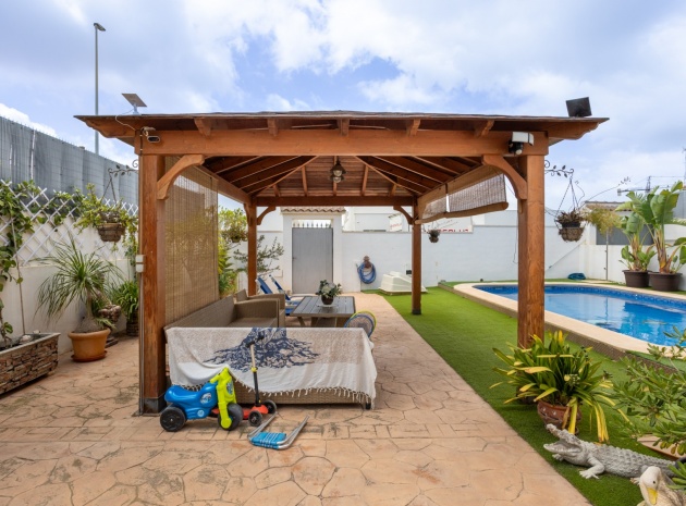 Återförsäljning - Villa - Los Montesinos - La Herrada