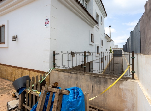 Återförsäljning - Villa - Los Montesinos - La Herrada