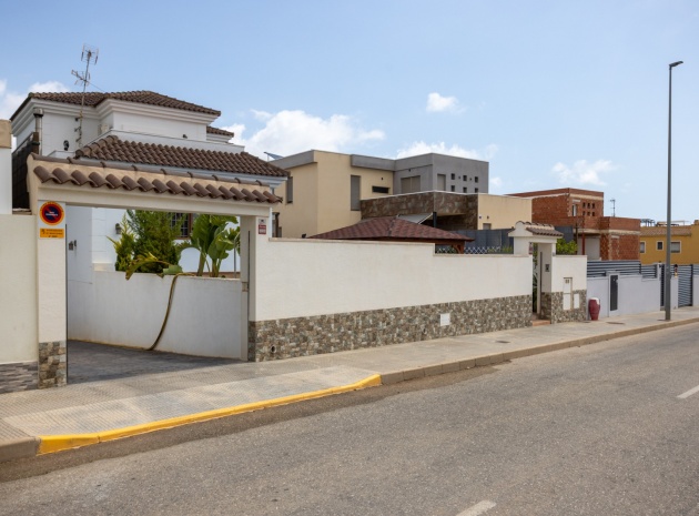 Återförsäljning - Villa - Los Montesinos - La Herrada