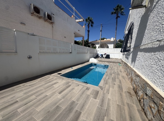 Återförsäljning - Villa - Villamartin - blue lagoon