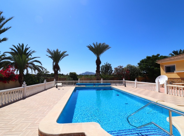 Resale - Villa - Catral