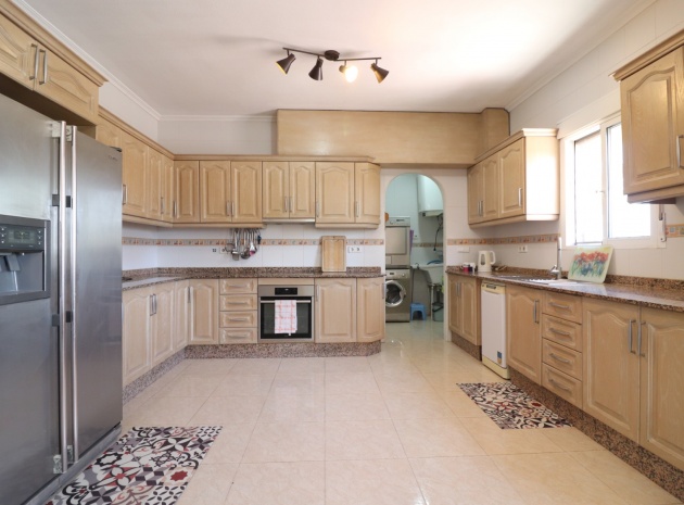 Resale - Villa - Catral