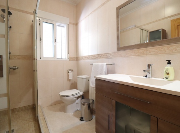 Resale - Villa - Catral