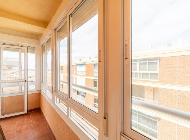 Resale - Apartment - Torrevieja - Beachside Torrevieja