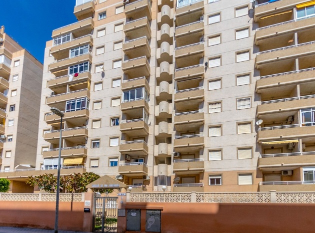 Återförsäljning - Lägenhet - Torrevieja - Nueva Torrevieja