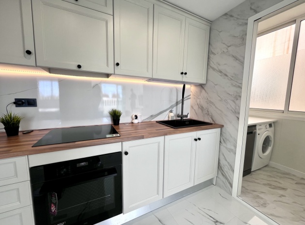 Återförsäljning - Lägenhet - Playa Flamenca - zeniamar