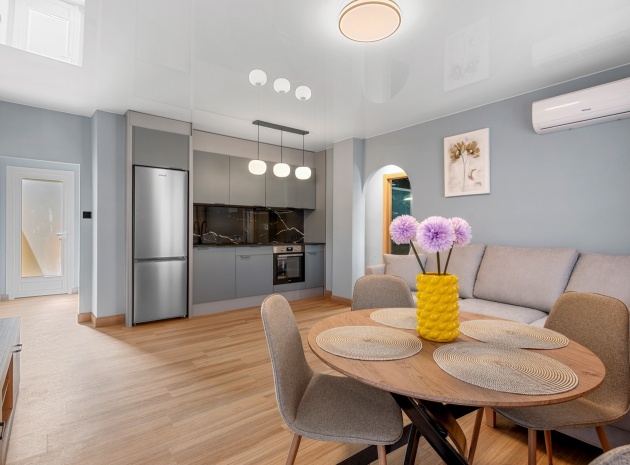 Resale - Apartment - Villamartin - El Galan