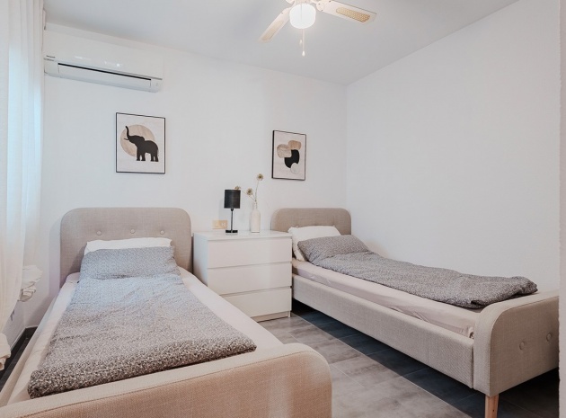 Resale - Townhouse - Villamartin - verdemar