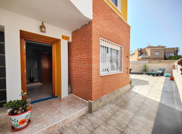 Resale - Villa - Los Altos