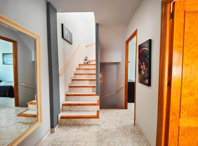 Resale - Villa - Los Altos