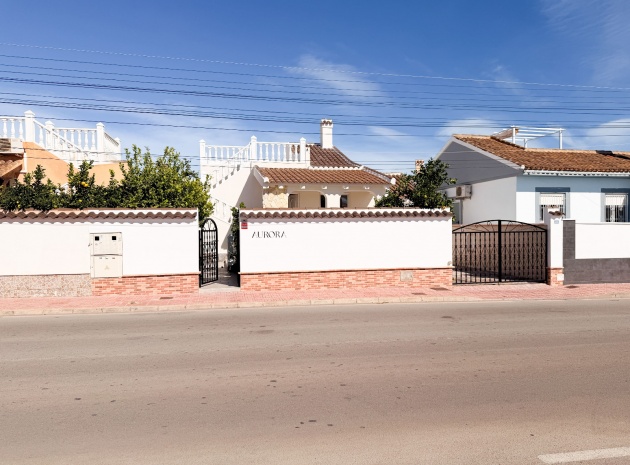 Återförsäljning - Villa - Playa Flamenca - Urb Horizonte