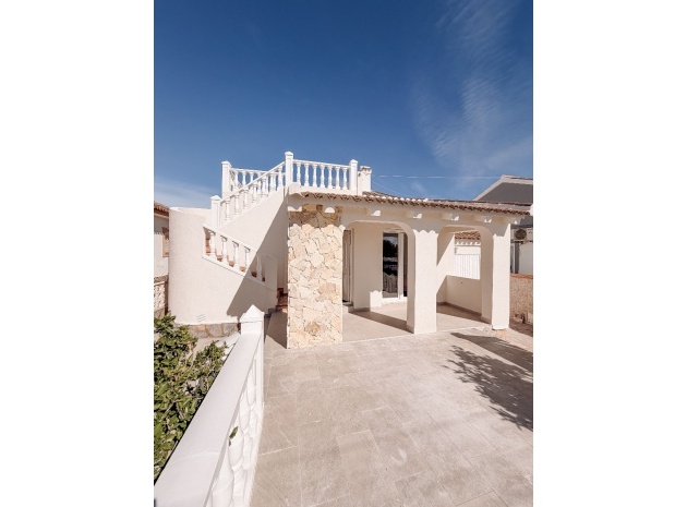 Återförsäljning - Villa - Playa Flamenca - Urb Horizonte