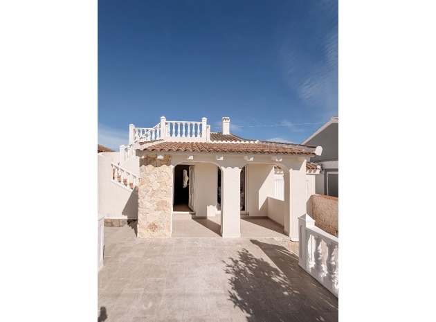 Återförsäljning - Villa - Playa Flamenca - Urb Horizonte