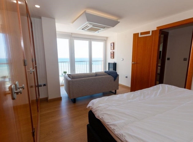Revente - Appartement - Torrevieja - 1st line to the sea