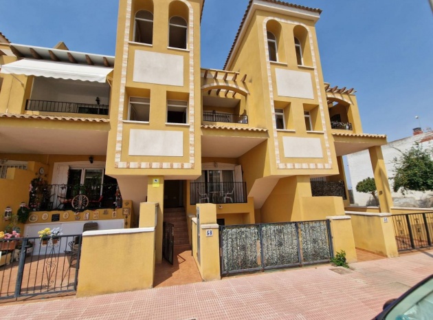 Resale - Apartment - Daya Nueva