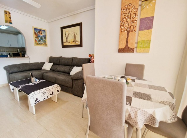 Resale - Apartment - Daya Nueva