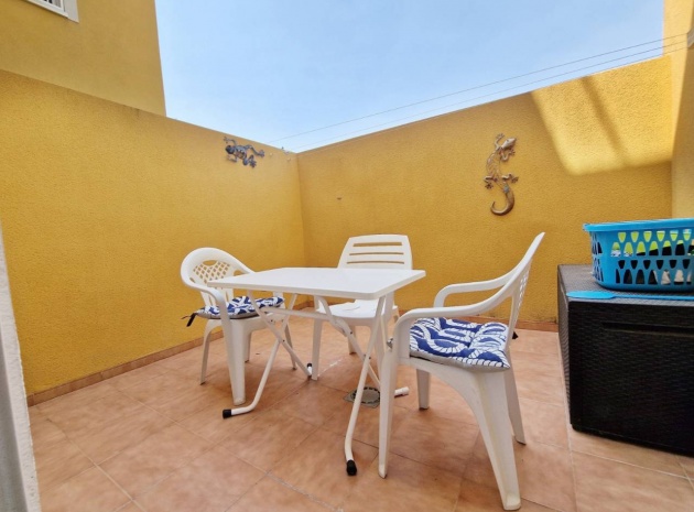 Resale - Apartment - Daya Nueva