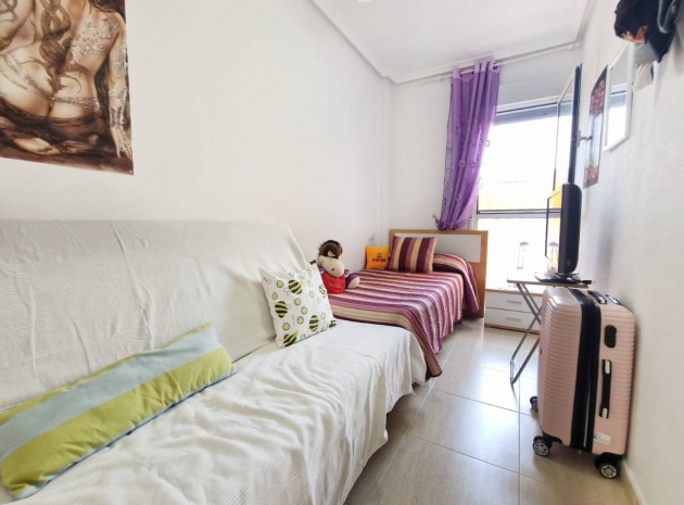 Resale - Apartment - Daya Nueva