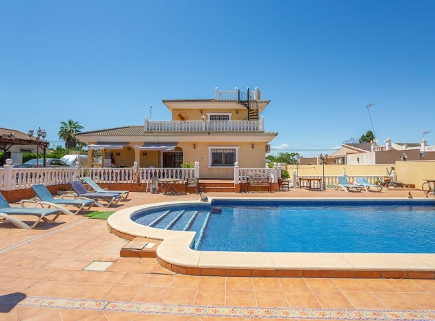 Resale - Villa - Los Balcones