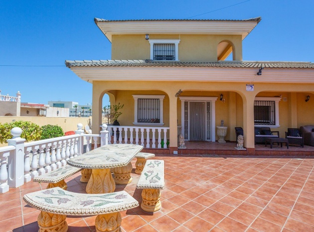 Resale - Villa - Los Balcones