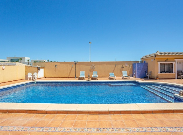 Resale - Villa - Los Balcones