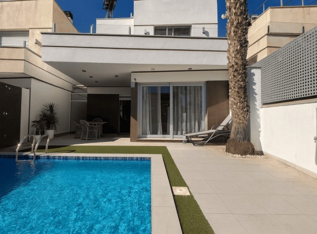 Återförsäljning - Villa - Cabo Roig - Lomas de Cabo Roig