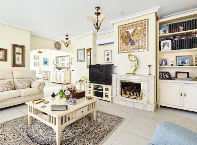 Återförsäljning - Villa - Pinar de Campoverde