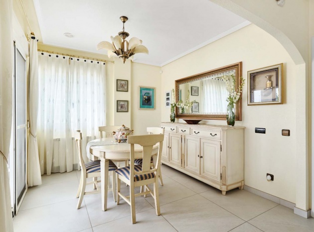 Återförsäljning - Villa - Pinar de Campoverde