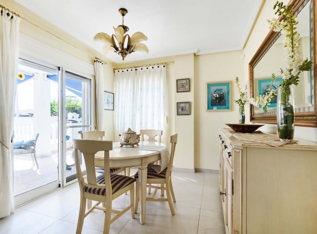 Återförsäljning - Villa - Pinar de Campoverde