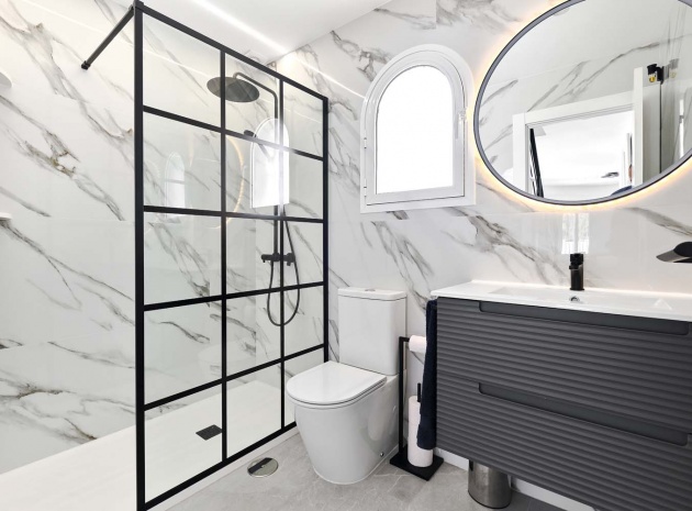 Återförsäljning - Villa - Pinar de Campoverde