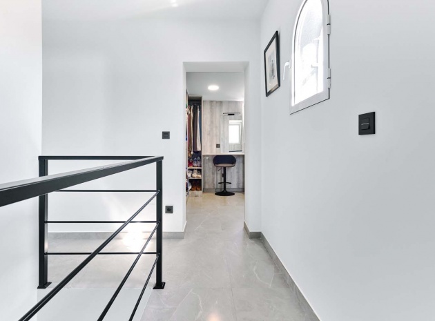 Återförsäljning - Villa - Pinar de Campoverde